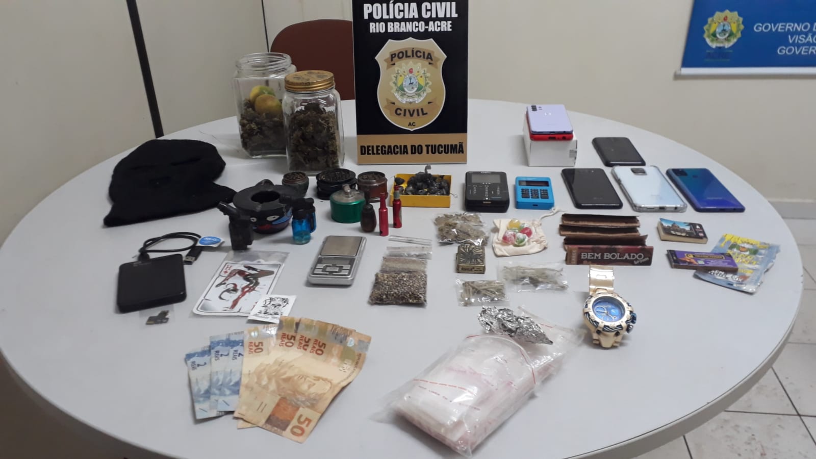 Polícia Civil prende mulher do tráfico em Rio Branco; ela é suspeita de comandar a distribuição de drogas em festas na Capital